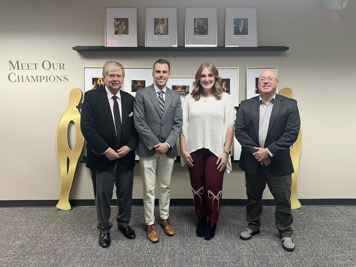 Two companies, one culture🇺🇸

So thankful to meet with <a href="/southwestern/">Southwestern Family of Companies</a> to discuss ways to help students across Tennessee grow in leadership, entrepreneurship, and biblical values.

The future is bright!