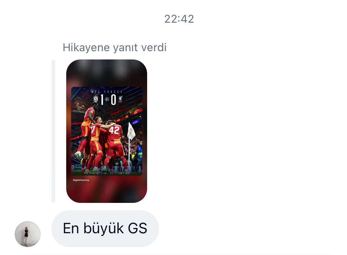 Fenevli ablamin artik Galatasayli olmasi👊🏽 #galatasay