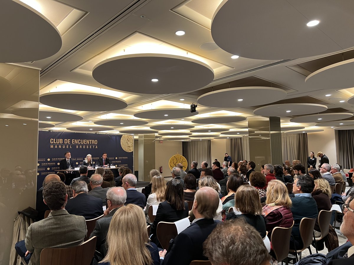 CLUB DE ENCUENTRO MB tweet media