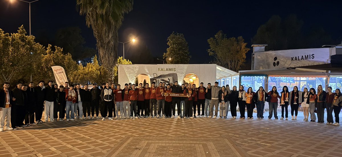 uAAKDENIZUNI's tweet photo. AVRUPA FATİHİ ! 

GALATASARAY'IMIZ - liverpool maçını Yakut Çarşısı Kalamış Cafe de üyelerimizle hep birlikte izledik.Katılım sağlayan üyelerimize teşekkür ederiz.

#ultrAslanUNI
#uAAKDENİZUNI https://t.co/tZf478OkQN