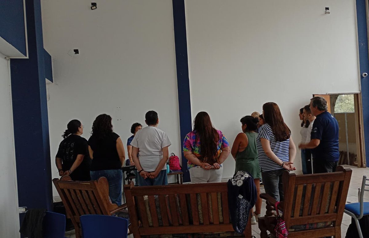 Primer ensayo 2026 del Coro del Club 🎶

Ya iniciaron los ensayos del Coro en su 2do año, bajo la dirección de Sandra Argüero.

🫣 ¿Sabías que aún podes formar parte?
Todos los viernes de 17:30 a 19:30 hs en el Poli.

Inscribite acá: forms.gle/4k3M9FCs6jX3wB…

<a href="/gimnasiaoficial/">Club de Gimnasia y Esgrima La Plata</a>