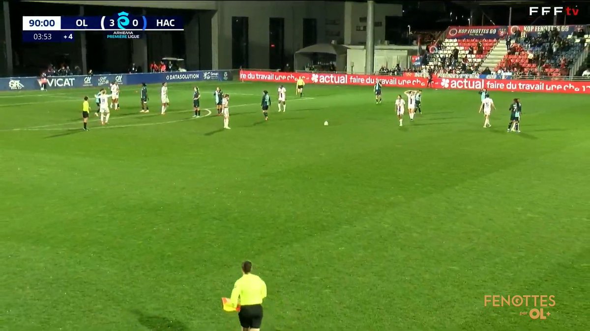 fenottes's tweet photo. #OLL 3-0 #HAC
Fin du match, l'OL Lyonnes est assuré de remporter la phase régulière de Première Ligue.
#OLLHAC https://t.co/3nq7etkVMQ