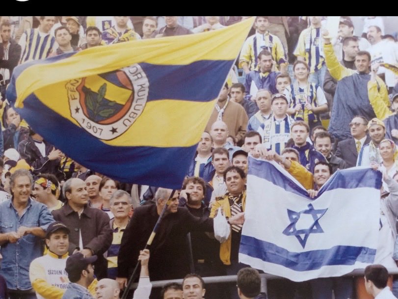 icardisiolan's tweet photo. @ChampionsLeague @_UrVeKa_ ŞİMDİ YANINIZA O SALINCAĞA BİNDİRDİĞİNİZ PİÇLERİNİZİDE ALIP 1 GÜNLÜĞÜNE ÜLKENİZE AĞLAMA DUVARINA GİDİP GELİN O.EVLATLARI https://t.co/SynjxLcr8x