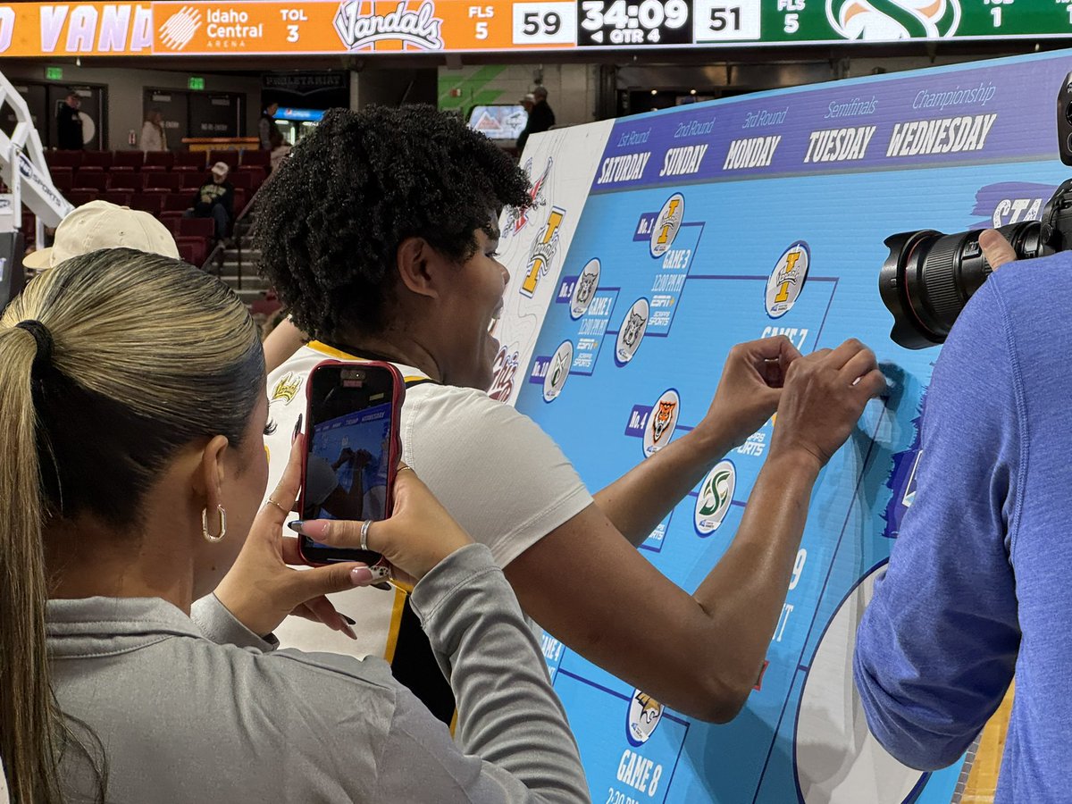 IdahoPubRadio's tweet photo. Final: @VandalsWBB advances to Big Sky Championship game on Wednesday, defeats Sac State today, 59-51. (@randarae, reporting and photos) https://t.co/BPyGm7xNCY