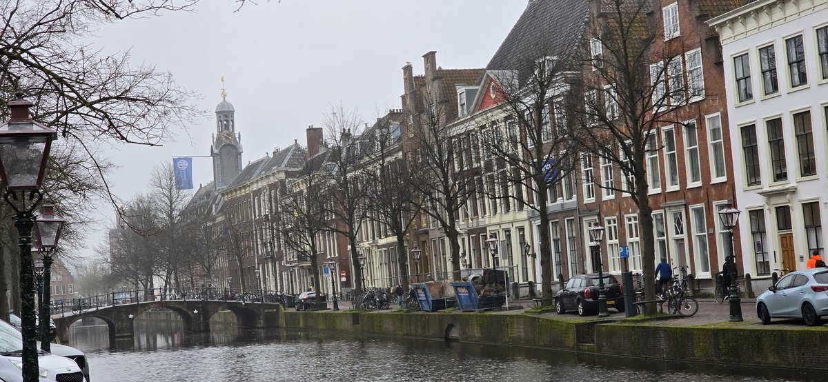 Martin1960's tweet photo. Borrel met enkele oud-collega's in #Barrera, aan de mooiste gracht van #Leiden het #Rapenburg ๐ https://t.co/vFIaSBjIph