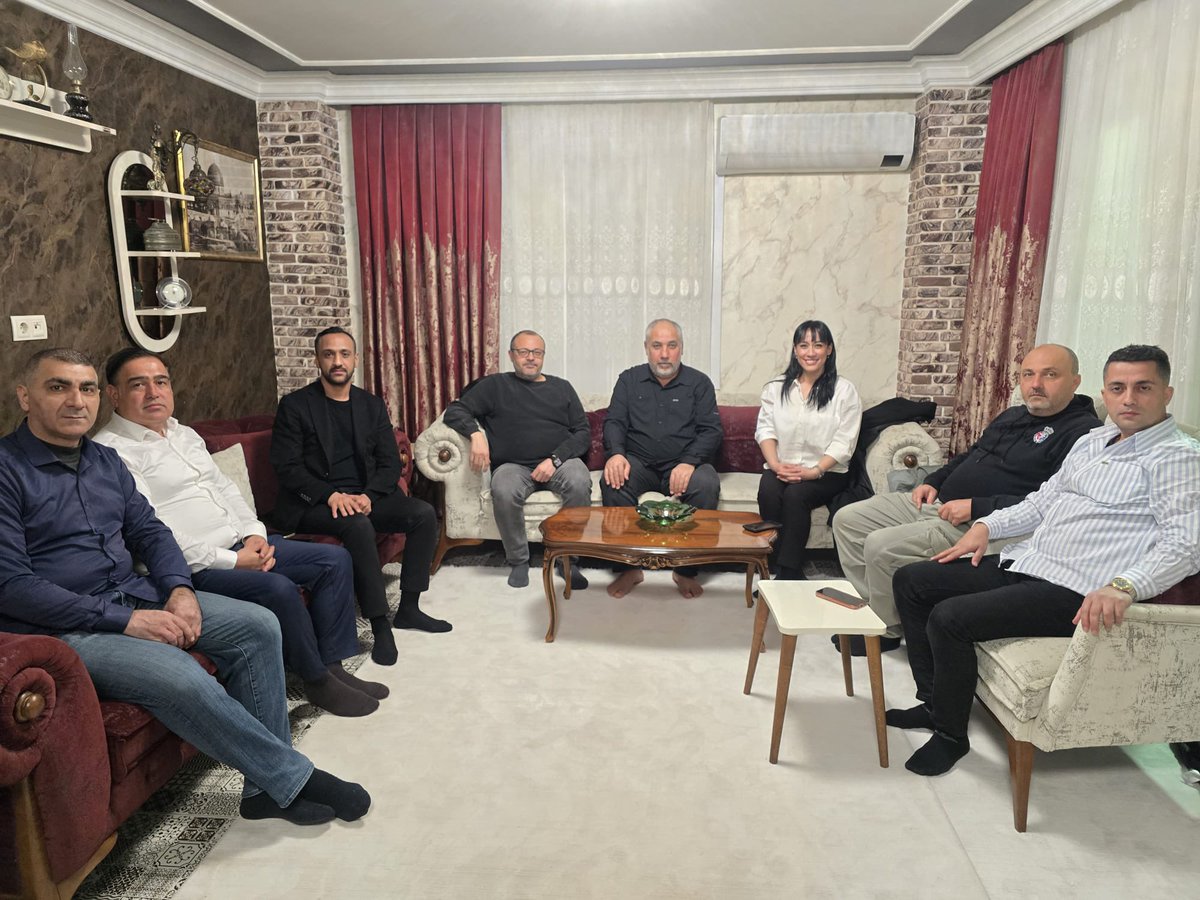 Yönetim kurulu ve mahalle teşkilatımızla sahadayız.
<a href="/omerrcelik/">Ömer Çelik</a> 
<a href="/abuyukgumus/">Ahmet Büyükgümüş</a> 
<a href="/avyusufibis/">Yusuf İBİŞ</a> 
<a href="/mustafademir/">Mustafa Demir 🇹🇷</a> 
<a href="/Tamer_Dagli/">Tamer Dağlı 🇹🇷</a> 
<a href="/KaramikSunay/">Sunay Karamık</a> 
<a href="/abdullahdogru01/">Abdullah Doğru</a> 
<a href="/farukaytek/">Faruk Aytek</a> 
<a href="/ibrahimgokcedg/">ibrahim GÖKÇEDAĞ</a>