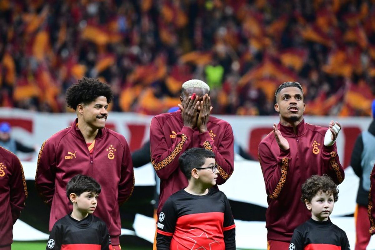 TransferWeb1's tweet photo. Victor Osimhen: "Sizi çok seviyorum." https://t.co/HE88XKpxQL