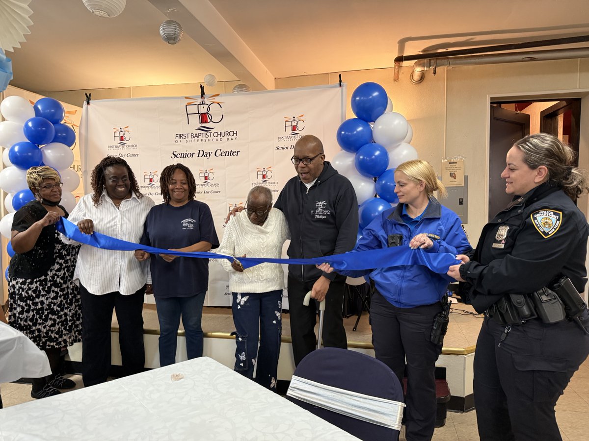 NYPD 61st Precinct tweet media