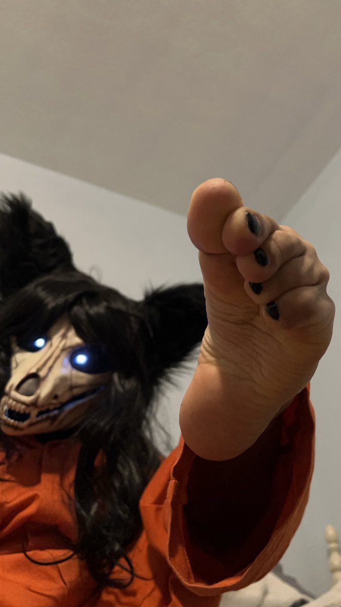 BareFooty tweet media