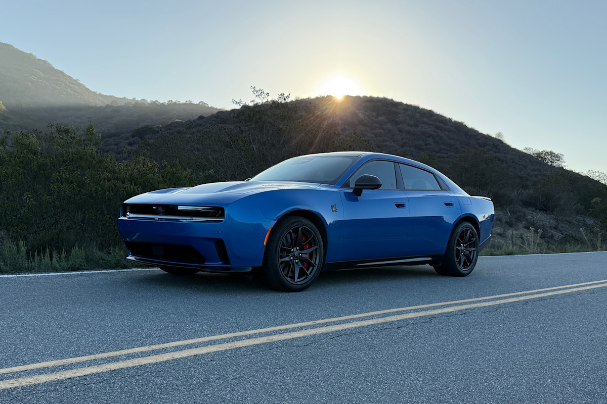 CarGurus tweet media