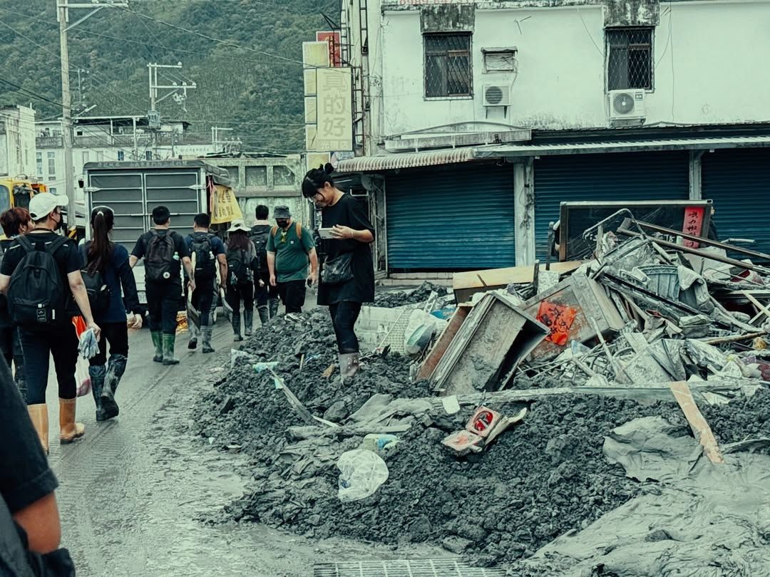 What I miss most at night is grilled lamb chops，因为它it's really delightfully indulgent。📱