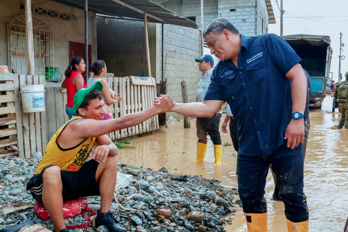 josearevaloec's tweet photo. Hoy estuvimos en el cantón Balao recorriendo escuchando a las familias afectadas por la etapa lluviosa. En territorio constatamos la situación y coordinamos acciones inmediatas para brindar asistencia.

El Gobierno del Nuevo Ecuador, liderado por el presidente @DanielNoboaOk, está presente donde más se necesita.