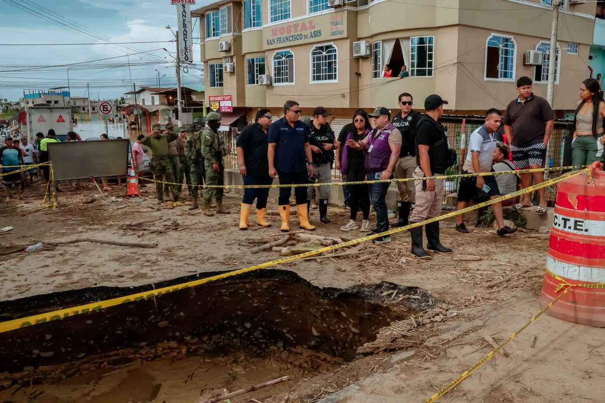 josearevaloec's tweet photo. Hoy estuvimos en el cantón Balao recorriendo escuchando a las familias afectadas por la etapa lluviosa. En territorio constatamos la situación y coordinamos acciones inmediatas para brindar asistencia.

El Gobierno del Nuevo Ecuador, liderado por el presidente @DanielNoboaOk, está presente donde más se necesita.