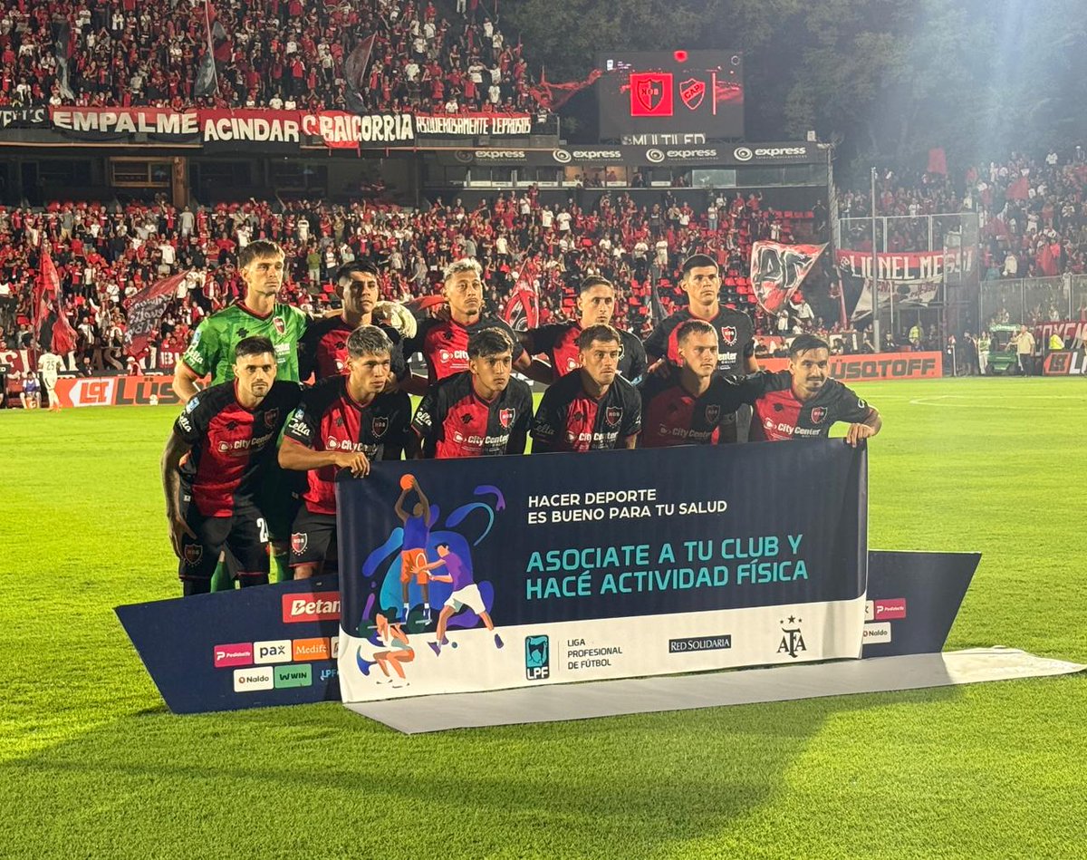 LigaAFA's tweet photo. Hacer actividad física es fundamental para el bienestar de las personas. #Asociate a tu club para llevar una vida activa.
#LPFSolidaria https://t.co/F2WCeYqif8