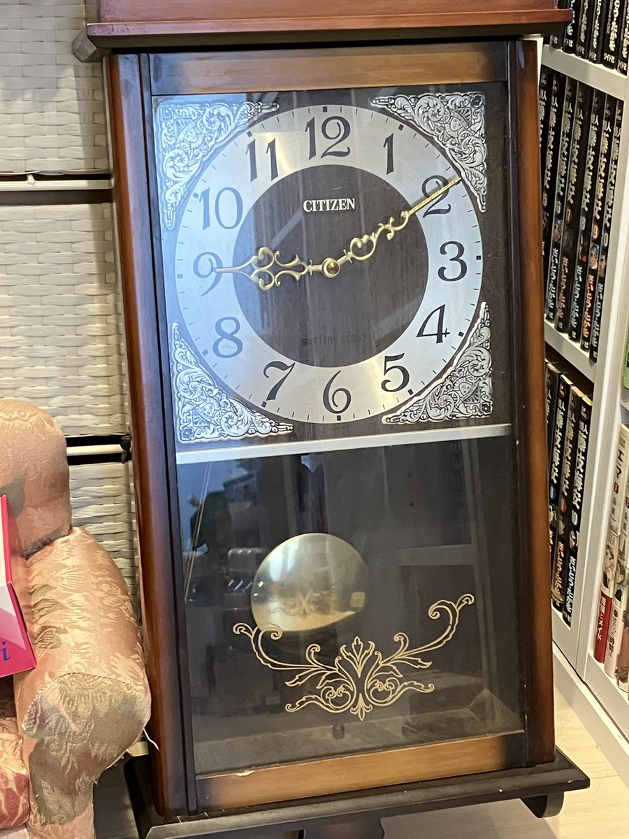 3月11日です。この時計は4代に渡って店で時を刻み続けていましたが、東日本大震災時に落下し、一度は動きましたがその後不調が続き、4月頃に完全に止まってしまいました。先代が捨てようとしましたが阻止し、現在は私が保管しています。