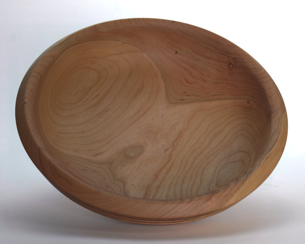 Make_Some_Dust's tweet photo. This bowl has some great figure in the wood. https://t.co/5dmpkqevcV
