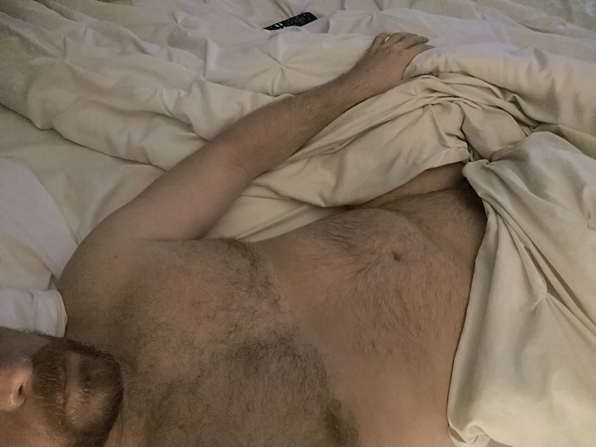 beardedguy83's tweet photo. All alone again tonight 😏 https://t.co/VuLu1JkqKY