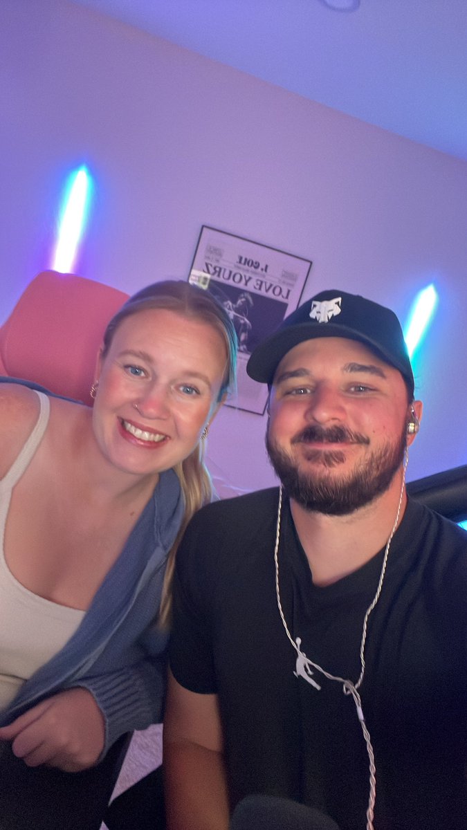 MarkClarkk tweet media