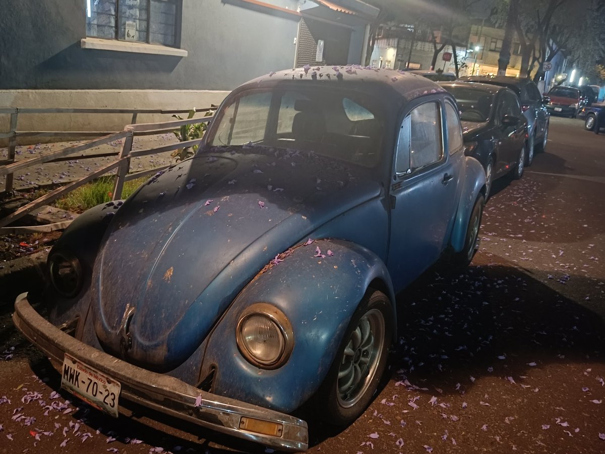 frrodriguezm's tweet photo. @UCS_GCDMX @LaSEMOVI #TransitoGDCDMX Automóvil VW Sedan Azul con placas MWK7023 del EdoMex, abandonado desde hace más de 3 meses en la calle Refugio entre María y Elvira, Col. Nativitas, Alcaldía Benito Juárez, CDMX, solicitamos apoyo para su remoción @AlcaldiaBJ favor de remover https://t.co/DFsJJ2gWag