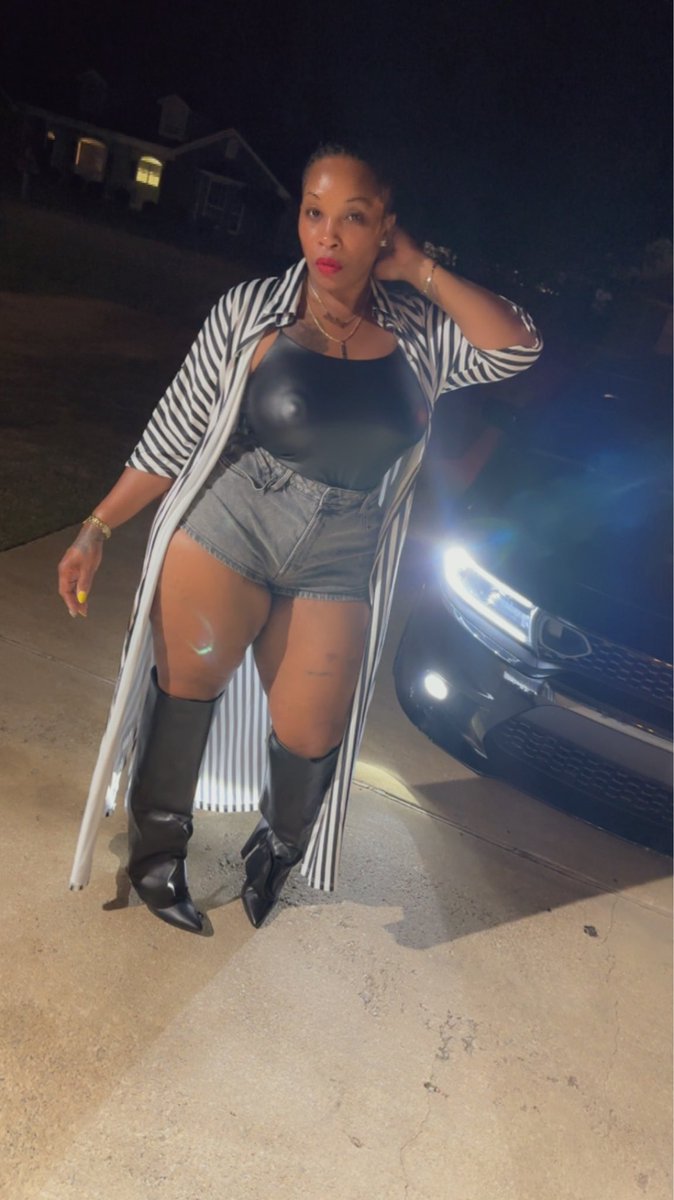 Ms Foxy tweet media