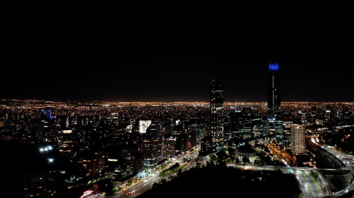 Informa_Primero's tweet photo. #CalorCTM Temperatura actual en Santiago de Chile 22Β° grados, totalmente despejado, noche calurosa. ππ‘ https://t.co/arBj6j5c7x