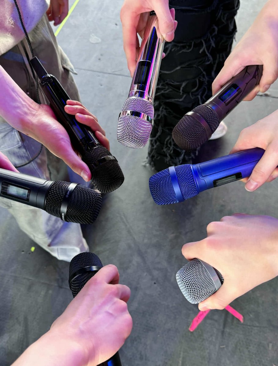 enhasserabits's tweet photo. If you see this post, drop the tags and your favorite OT7 picture. This is just the beginning, ENGENEs!!

@BELIFTLAB RETRACT YOUR STATEMENT. LET HEESEUNG DO SOLO ACTIVITIES WHILE BEING AN ENHYPEN MEMBER

#BELIFTLABTREATENHYPENBETTER
#HEESEUNG 
#ENHYPEN_IS_7
#COMEBACKHEESEUNG https://t.co/zsfjudjTPI