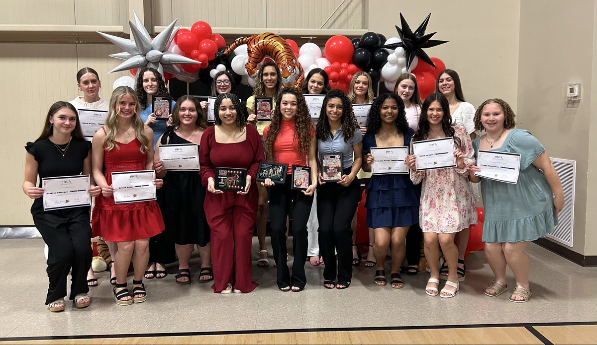 pdcprepsports's tweet photo. Here at FGBC in Princeton for the 2025-2026 @pchsladytigers 🐅🏀 Awards Banquet. Here are some pictures from the evening in recognizing the 2025-2026 Lady Tigers:

#pdcprepsports @PCHSTigers @Coachtconnor33 @ailiedtaylor @dame_nya @Raven_Jones30 https://t.co/94lbRBxbW1