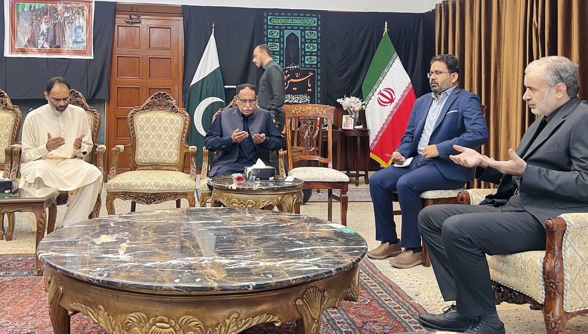 Mir Jan Muhammad Khan Jamali visited the Iranian Consulate in Karachi to offer condolences on the martyrdom of Supreme Leader Ayatollah Sayyed Ali Hosseini Khameinei and other martyrs.

1/2
