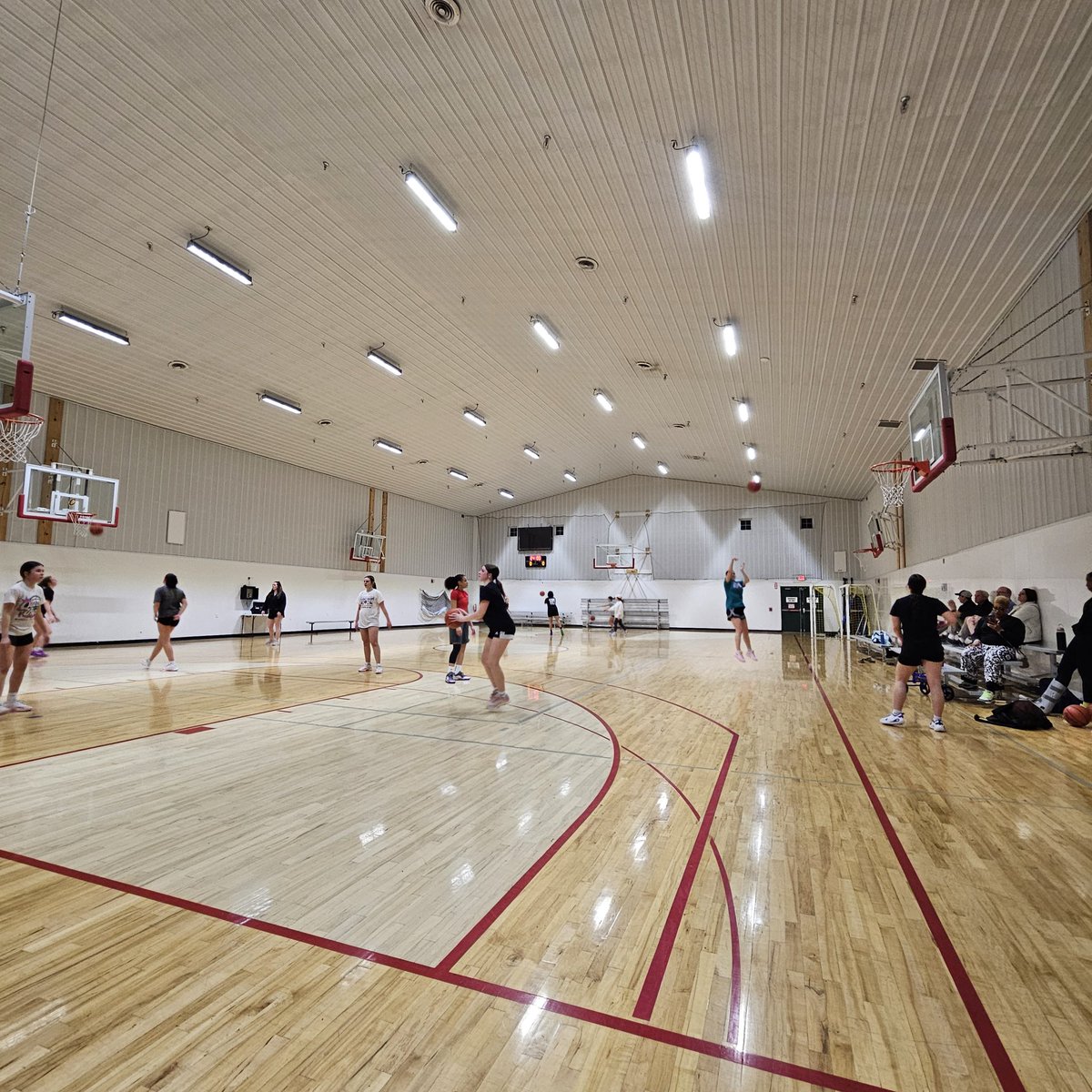 Mac Basketball tweet media