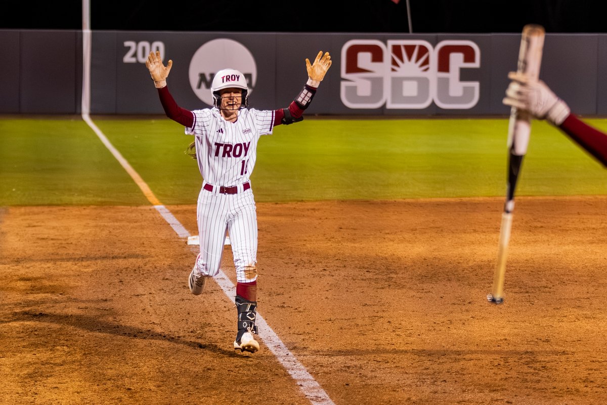 T7 | TROY 6, ASU 1

BOS EXTENDS THE LEAD! A two-run shot gives us a cushion late!