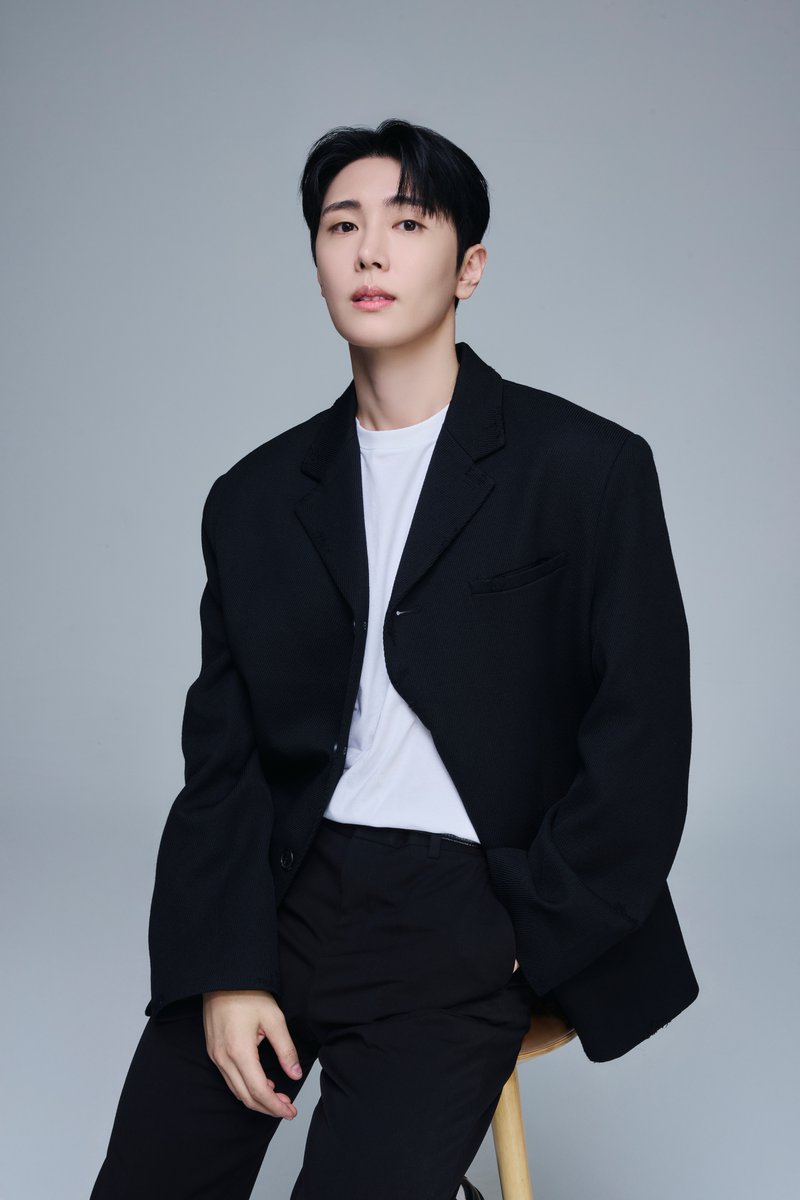 kbsworld_enter's tweet photo. SF9 재윤, 2026 서울예술단 창작가무극 ‘나빌레라’ 캐스팅…색다른 매력 예고

SF9 재윤, 창작가무극 ‘나빌레라’ 채록 役 출연…방황하는 청춘 발레리노 변신

[사진=FNC엔터테인먼트]

#재윤 #SF9 #JAEYOON #에스에프나인 https://t.co/KGtD4IbZdT