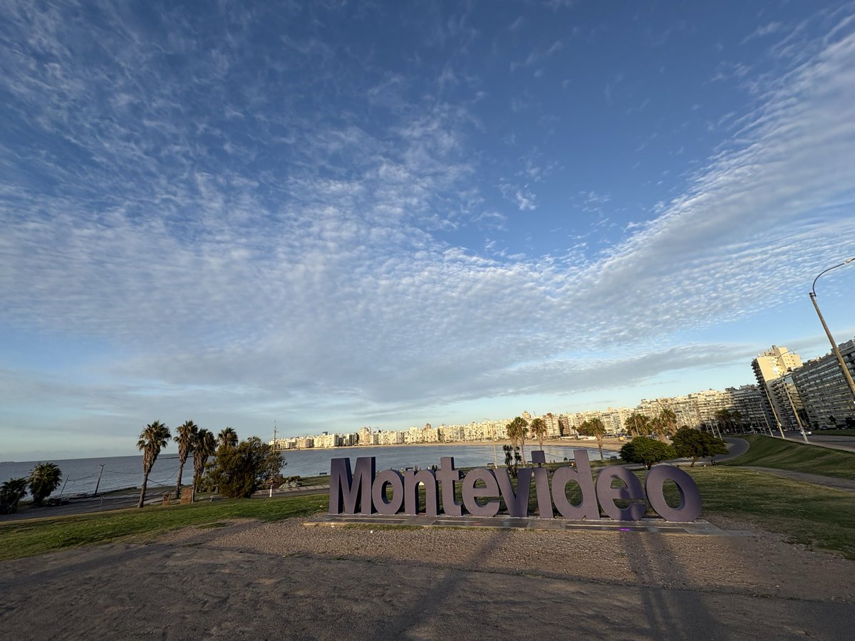 AlbertJllo's tweet photo. Good morning #Montevideo #morningRun #sunrise https://t.co/2cg1jxDprs