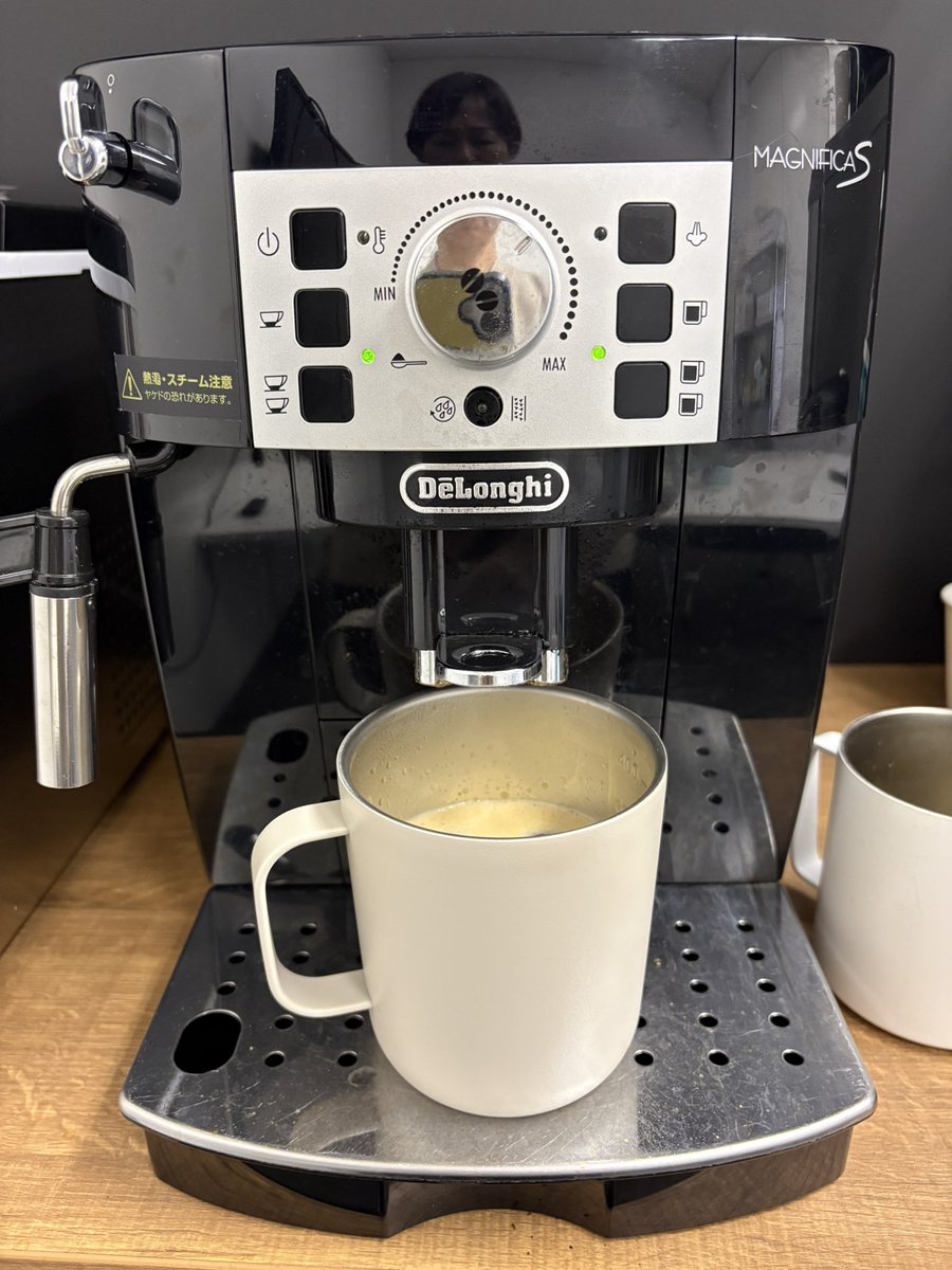 Miwamoto5's tweet photo. 会社のデロンギで淹れたコーヒーが飲める
最高です😊
おはようございます☕️ https://t.co/u9kiNE5fFb