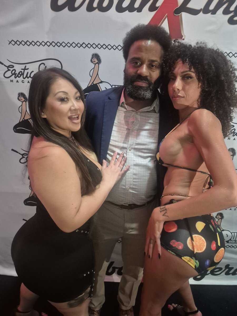 UrbanXTalent's tweet photo. With @MissTokyoLeigh & @frecklemonade_ at the 2025 Urban X lingerie party #UrbanXAwards #UrbanX #nightlife #xxxlife #urbanxweekend
https://t.co/j8UE8EIR1B https://t.co/gNSVyhWNMb