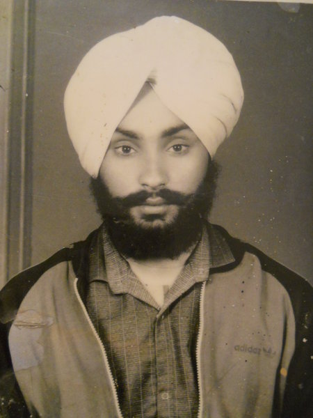 On Mar 10, 1991, #PunjabPolice from Batala #UnlawfullyKilled Jaswinder Singh (24-25). Security officials did not return Jaswinder Singh's body to his family. #Punjab #India #EndImpunity Visit data.ensaaf.org/profile/2777/