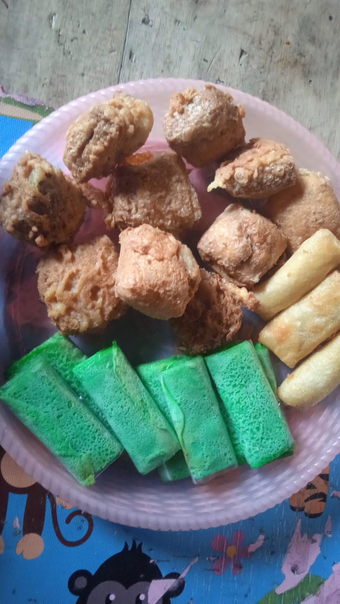 nasya_azaki's tweet photo. Assalamualaikum 

Menjelang 10 malam terakhir bulan ramadhan &amp; sampai malam takbiran nanti, Aku masih open penyaluran donasi untuk takjil berbuka puasa yaa

Jadi yg mau menitipkan sedekah untuk berdonasi bisa langsung DM aku, boleh kapan pun,tidak ada minimum order🙏 https://t.co/GMgNRhvyxP