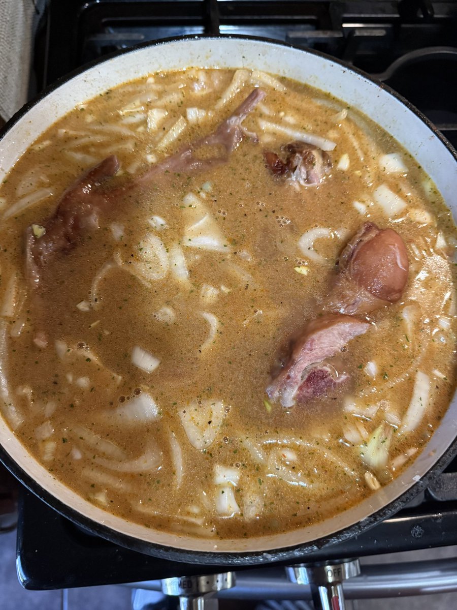 DaddyPilot213's tweet photo. 15 bean smoked turkey collard green soup. A Big thank you to @MulattoTSC for the inspiration. I Love and take pride in being A big Black man that can cook. #BlackBoyJoy #Chefme https://t.co/wXOIK8QoAu