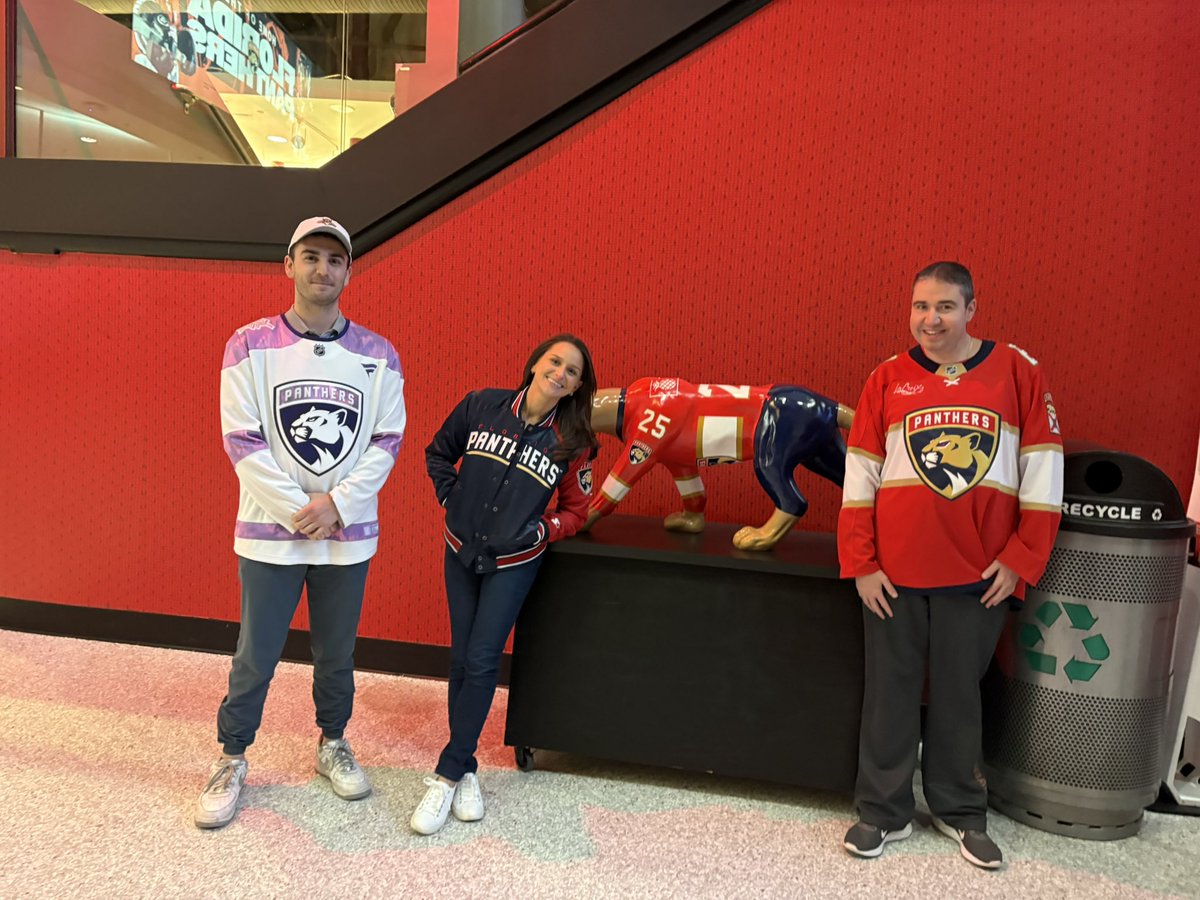 JoshuaBenchimol's tweet photo. @alergictocheese @CatGirl_93 and myself at tonight’s game https://t.co/vxE9jUepxT