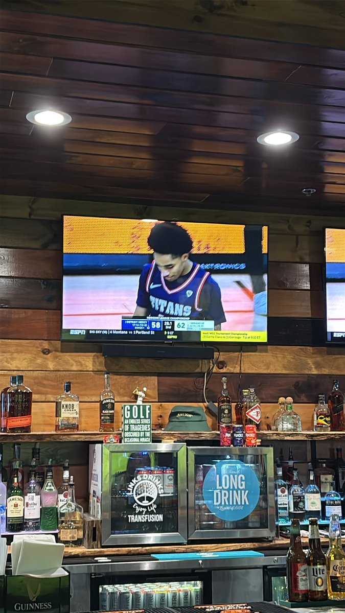 midmajorgoblin's tweet photo. Am I allowed to root for wright state as a Dayton alum? 

What is going on in Ohio? Akron, Miami, Wright State are all SOLID https://t.co/OiTbBCMj8h