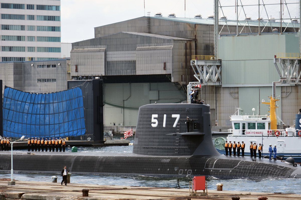 koichiyama's tweet photo. 潜水艦「ちょうげい」の引渡式が
三菱重工業神戸造船所であり、海から見学しました。
艦番号517は、すぐに消され、海の忍者活動が始まるのだそうです。
日本🇯🇵の海の護り、よろしくお願いします。

最後の写真は潜水直前。 https://t.co/U3ObhdaUGO