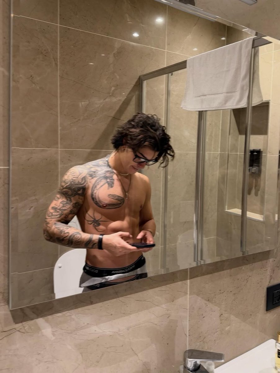 And all I am is a man
I want the world in my hands