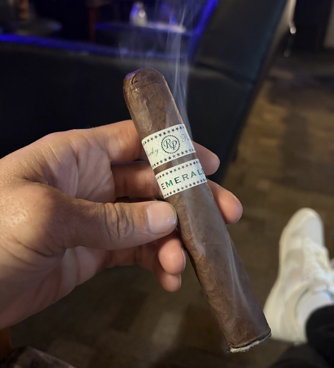 mrgrove00's tweet photo. Rocky Patel Emerald 💨 ⁦@RockyPatelCigar⁩ https://t.co/878caND2WM
