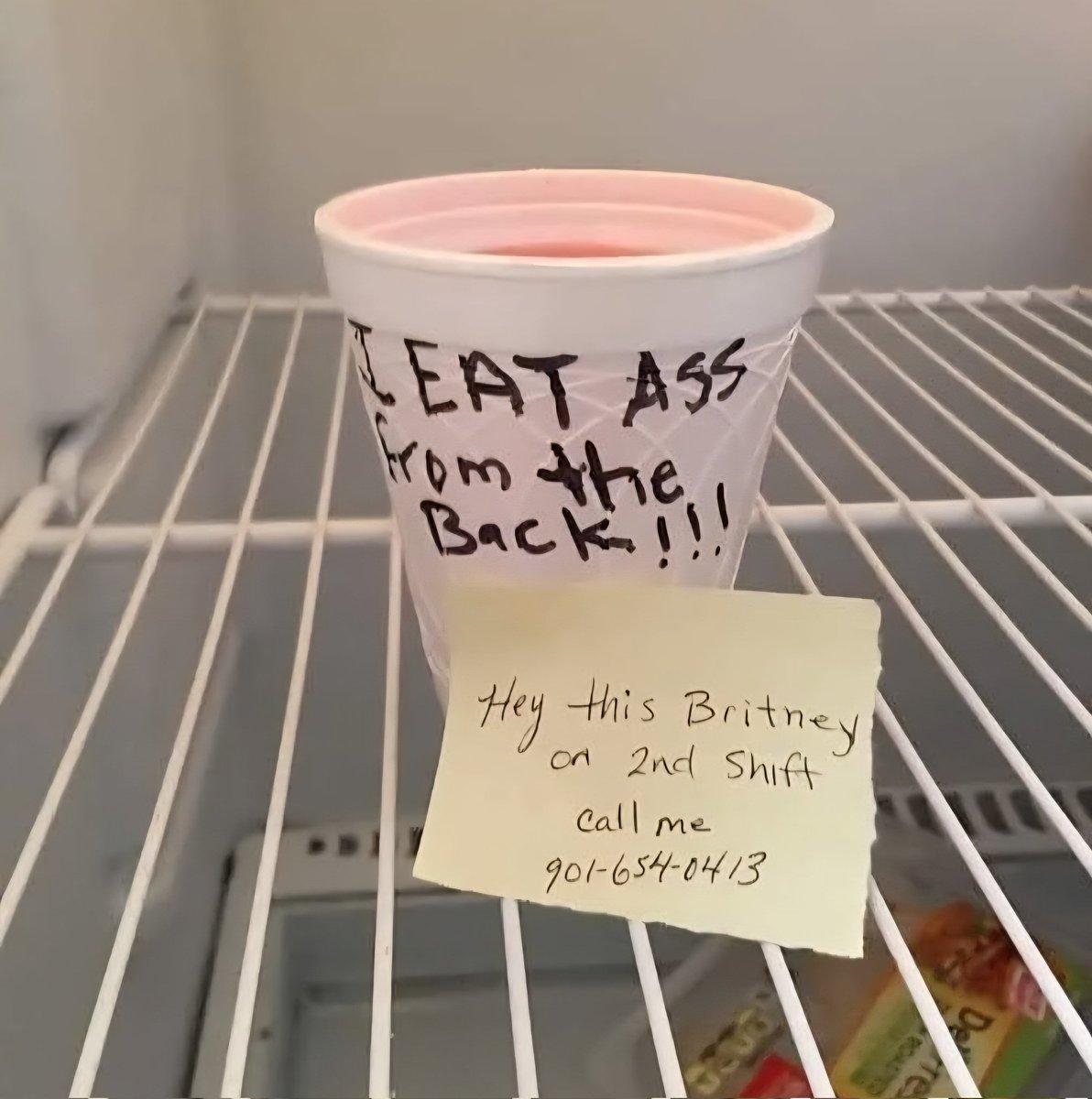 _RowBearToe's tweet photo. 🙄 I just wanted my cup to be left alone ... https://t.co/tDOSb32VPe
