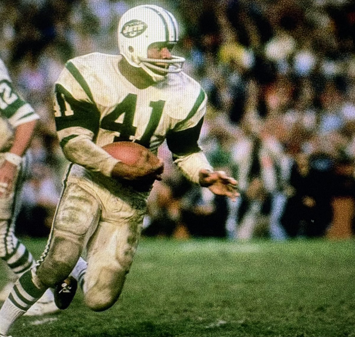 PeterJTomasi's tweet photo. #RIPMattSnell took the Jets to the Super Bowl and helped win it with Broadway Joe! https://t.co/KTXWsK5lsS