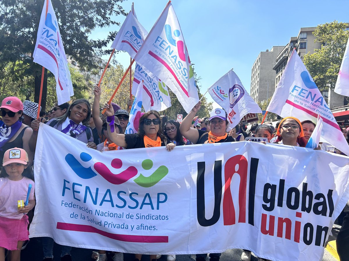 gloria flores tweet media