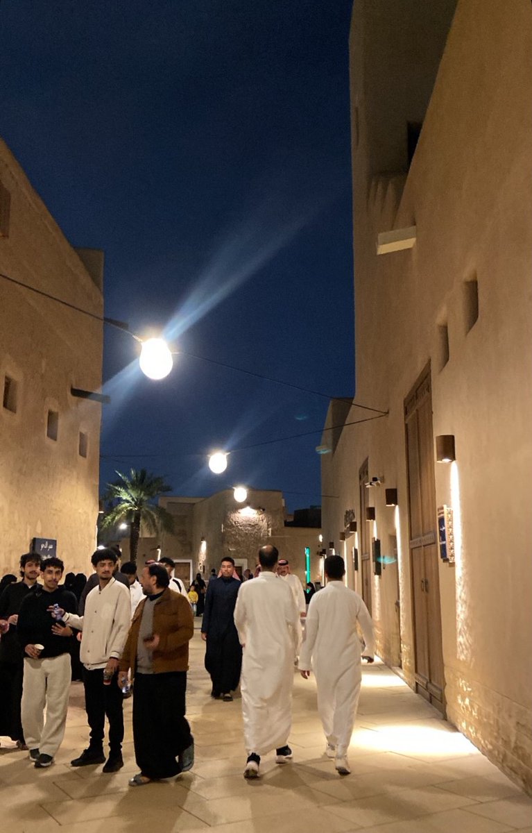 مُصممة جرافيك | بتول👩🏼💻 tweet media