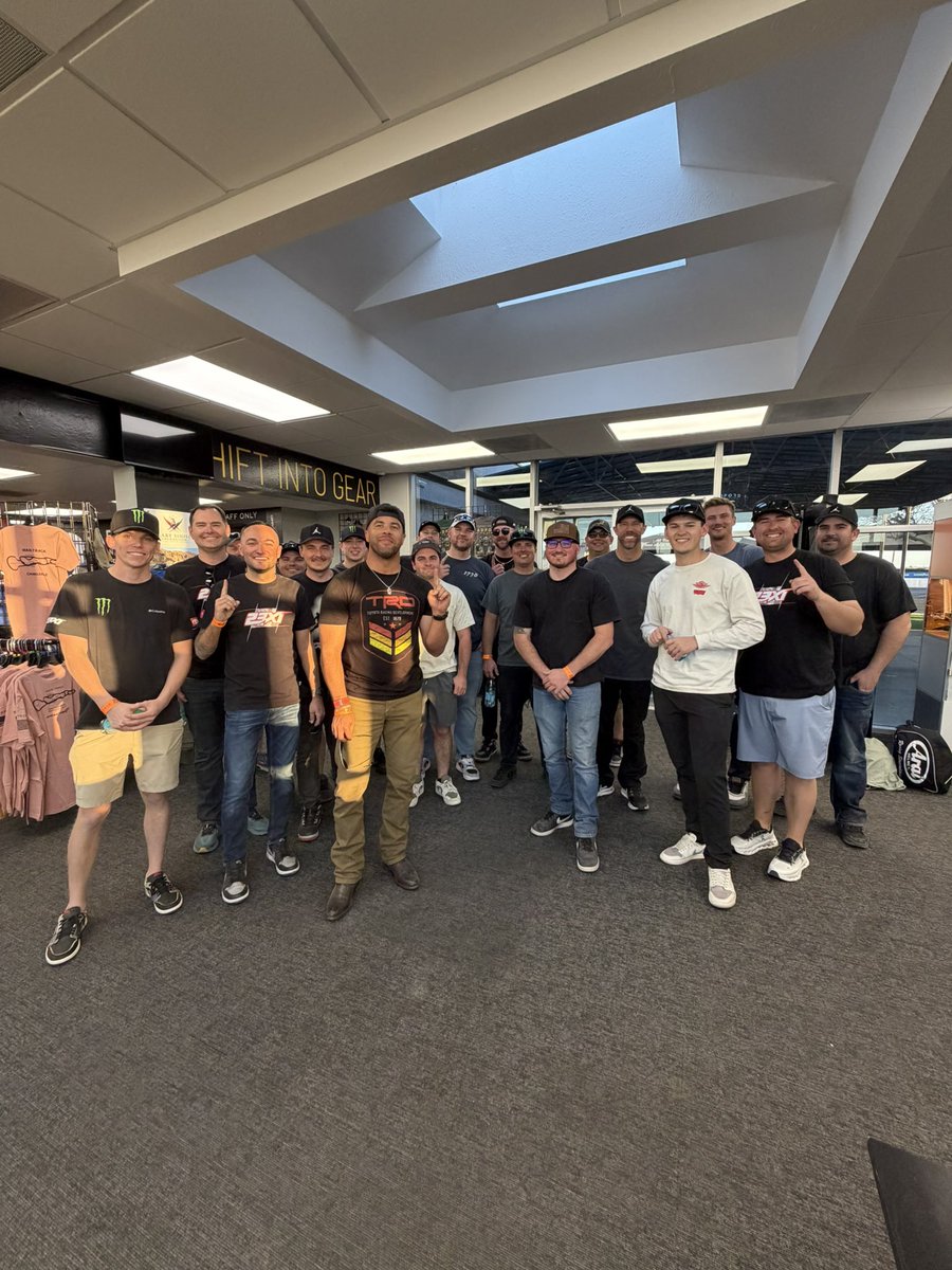 Kurt Busch tweet media