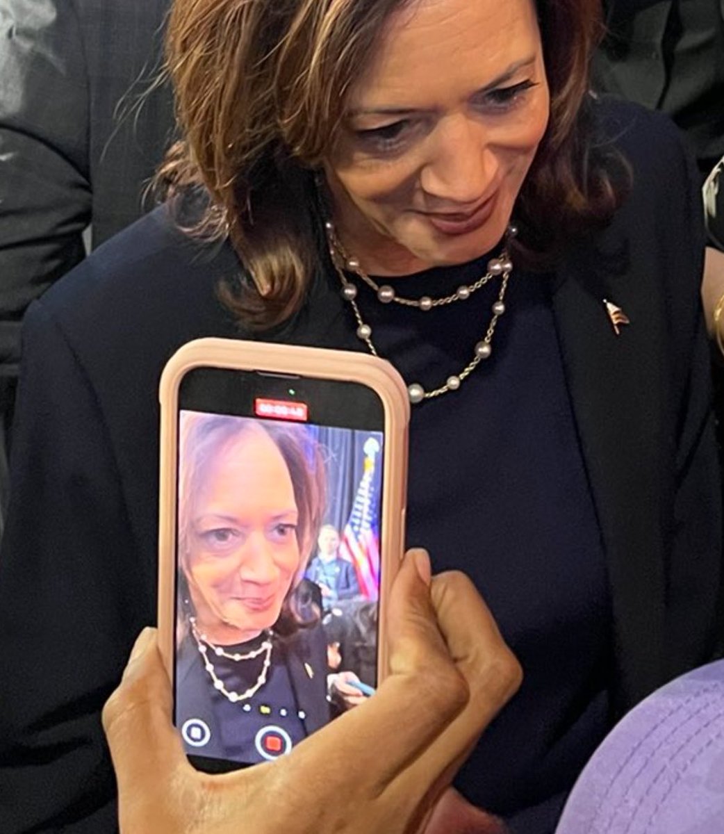 avery 🌙 tweet media