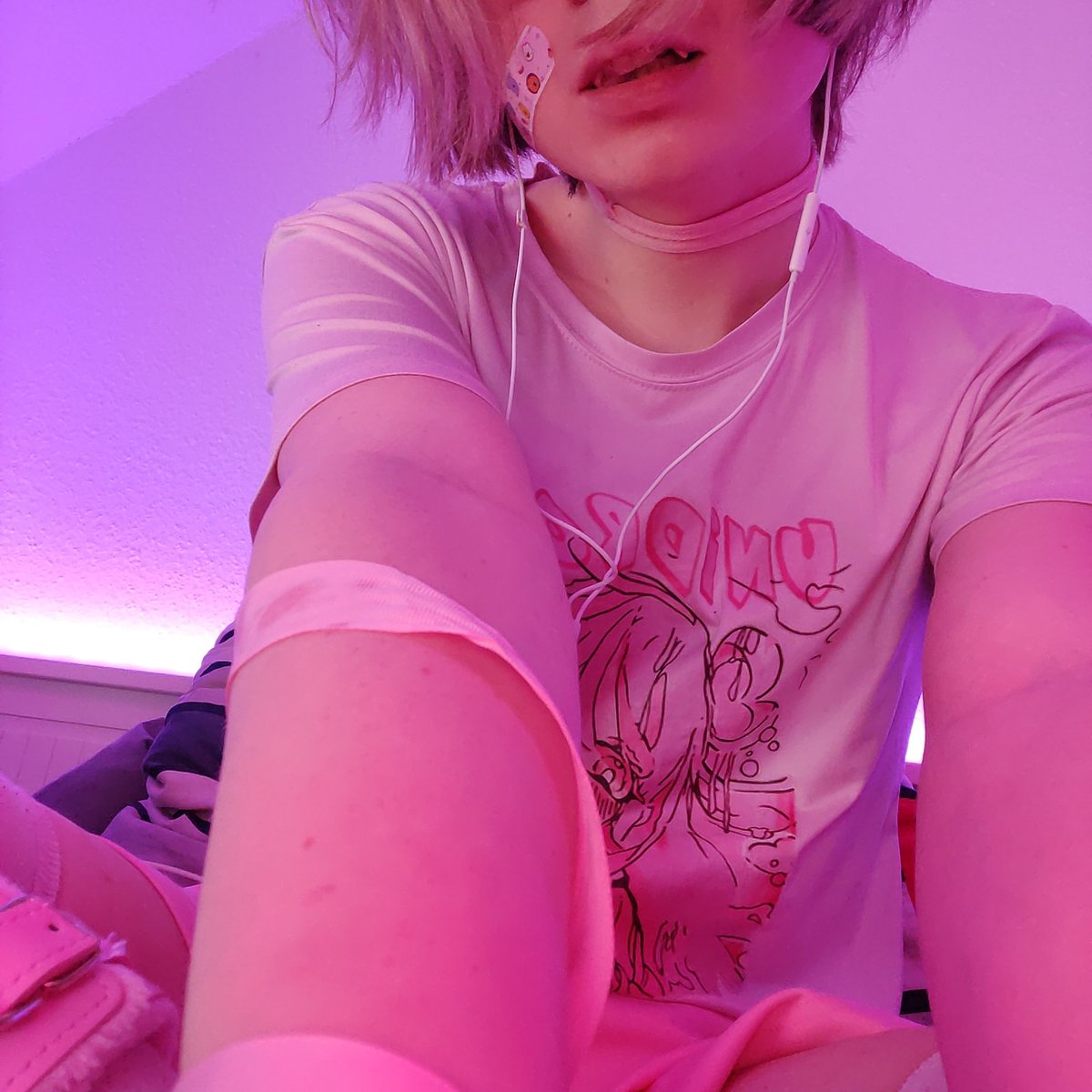 MinxCvm's tweet photo. Am Live btw if anyone cares for uncensored content ;3 https://t.co/14JJw3d0pc