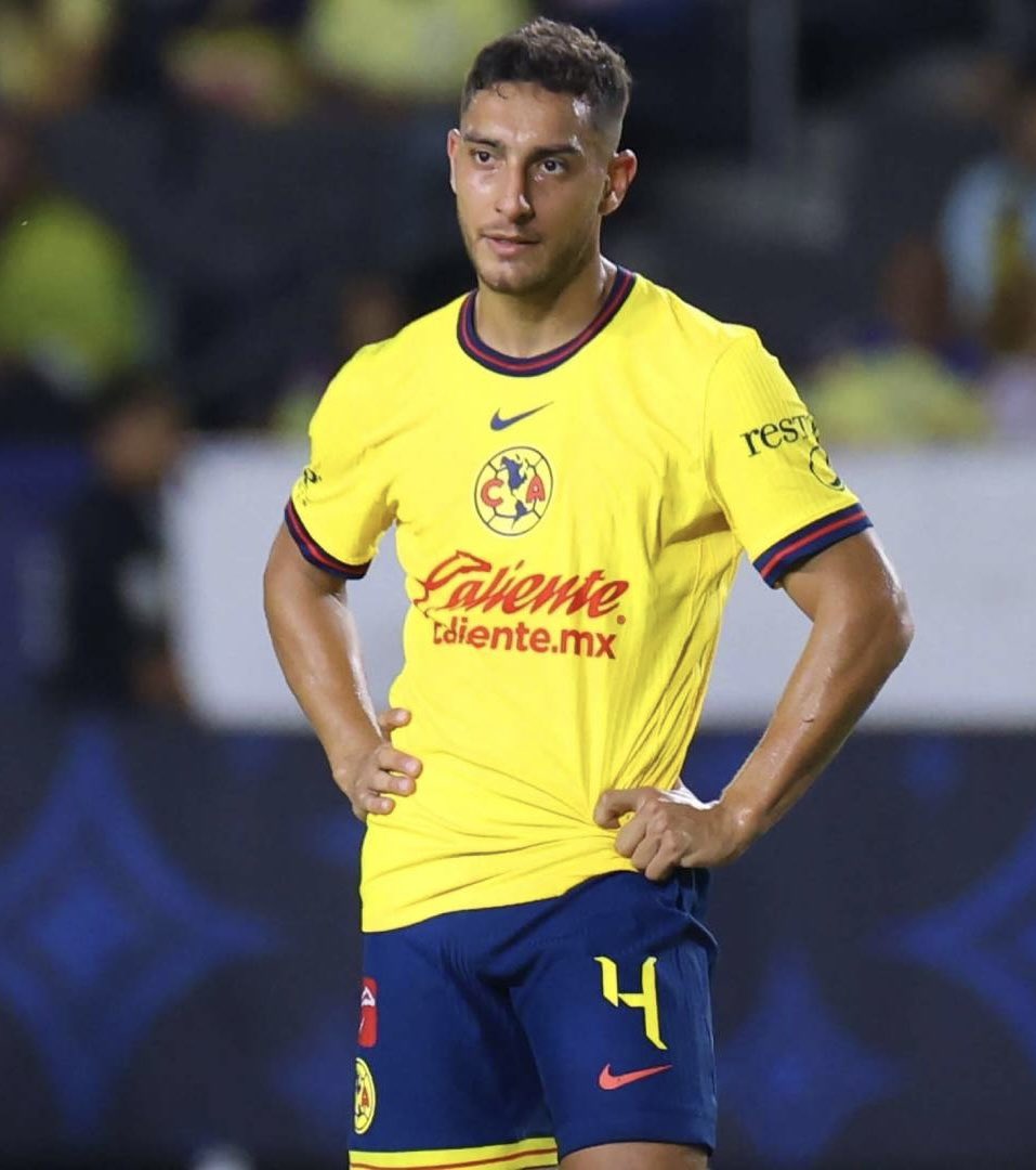 AmericanKan's tweet photo. @ClubAmerica JAJAJA este cabrón no debe jugar en conca, siempre sale con una de las suyas https://t.co/mU2a6NQFOx